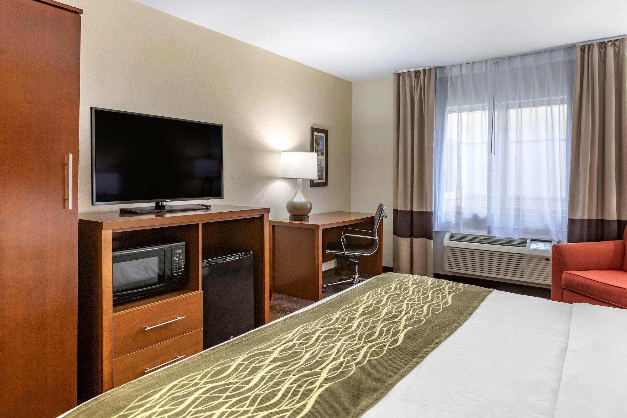Comfort Inn Okemos - East Lansing Bagian luar foto