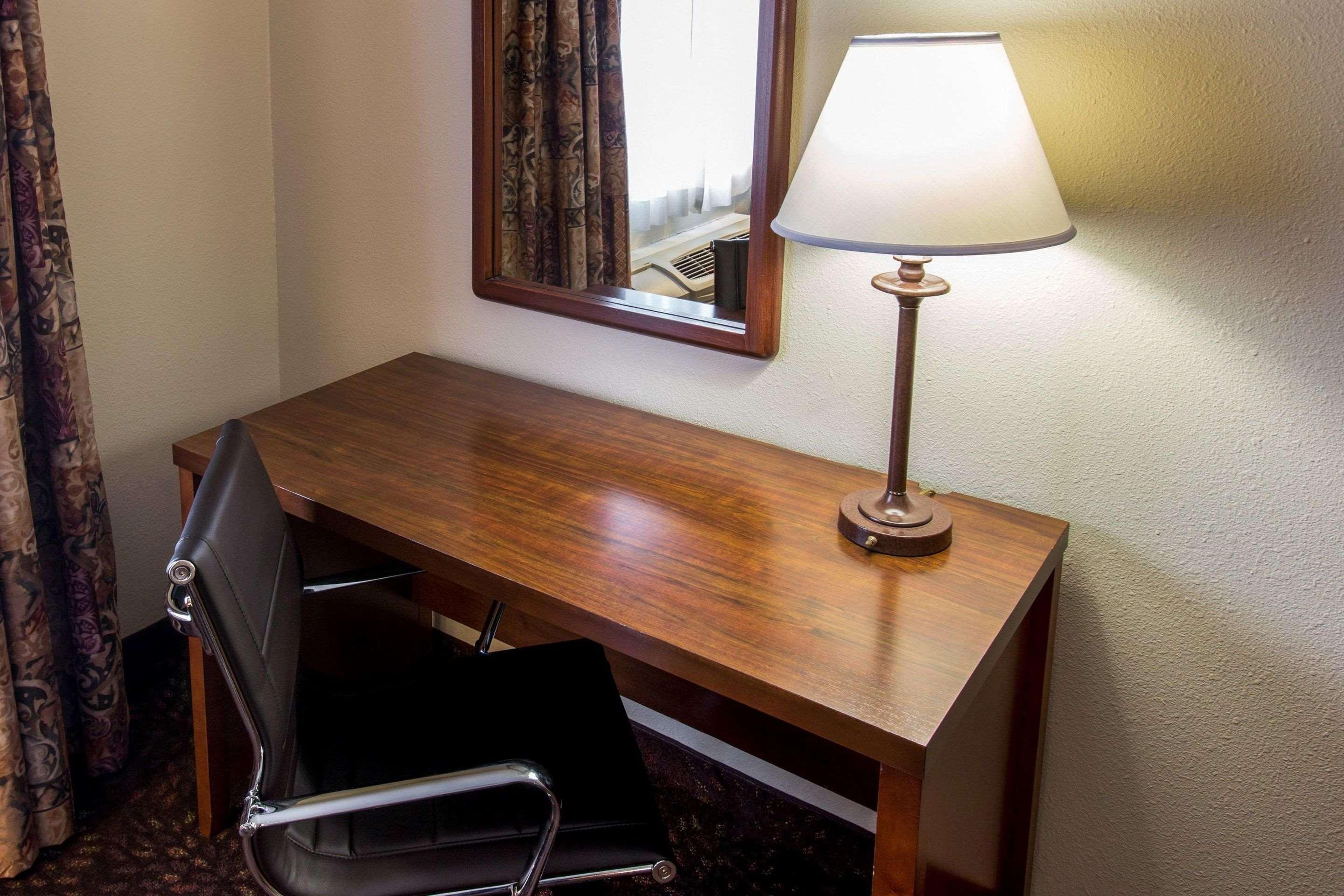Comfort Inn Okemos - East Lansing Bagian luar foto