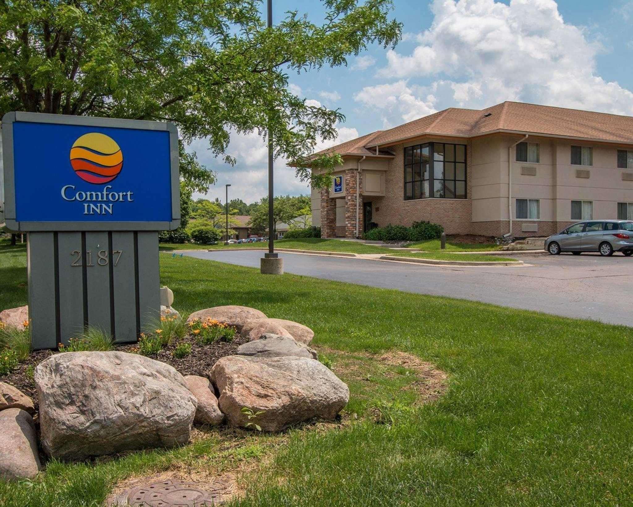 Comfort Inn Okemos - East Lansing Bagian luar foto
