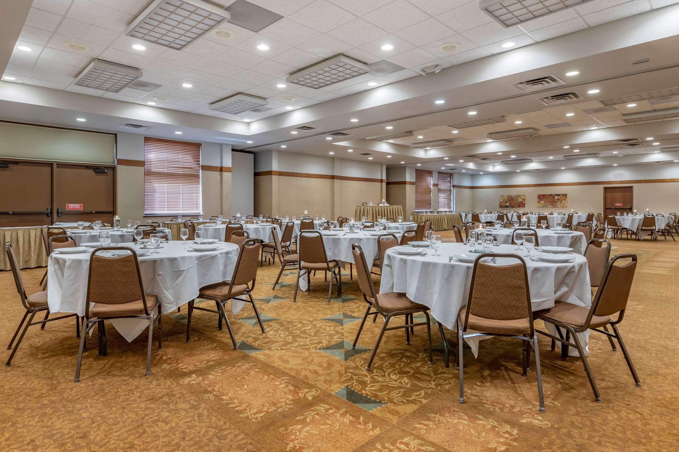 Comfort Inn Okemos - East Lansing Bagian luar foto