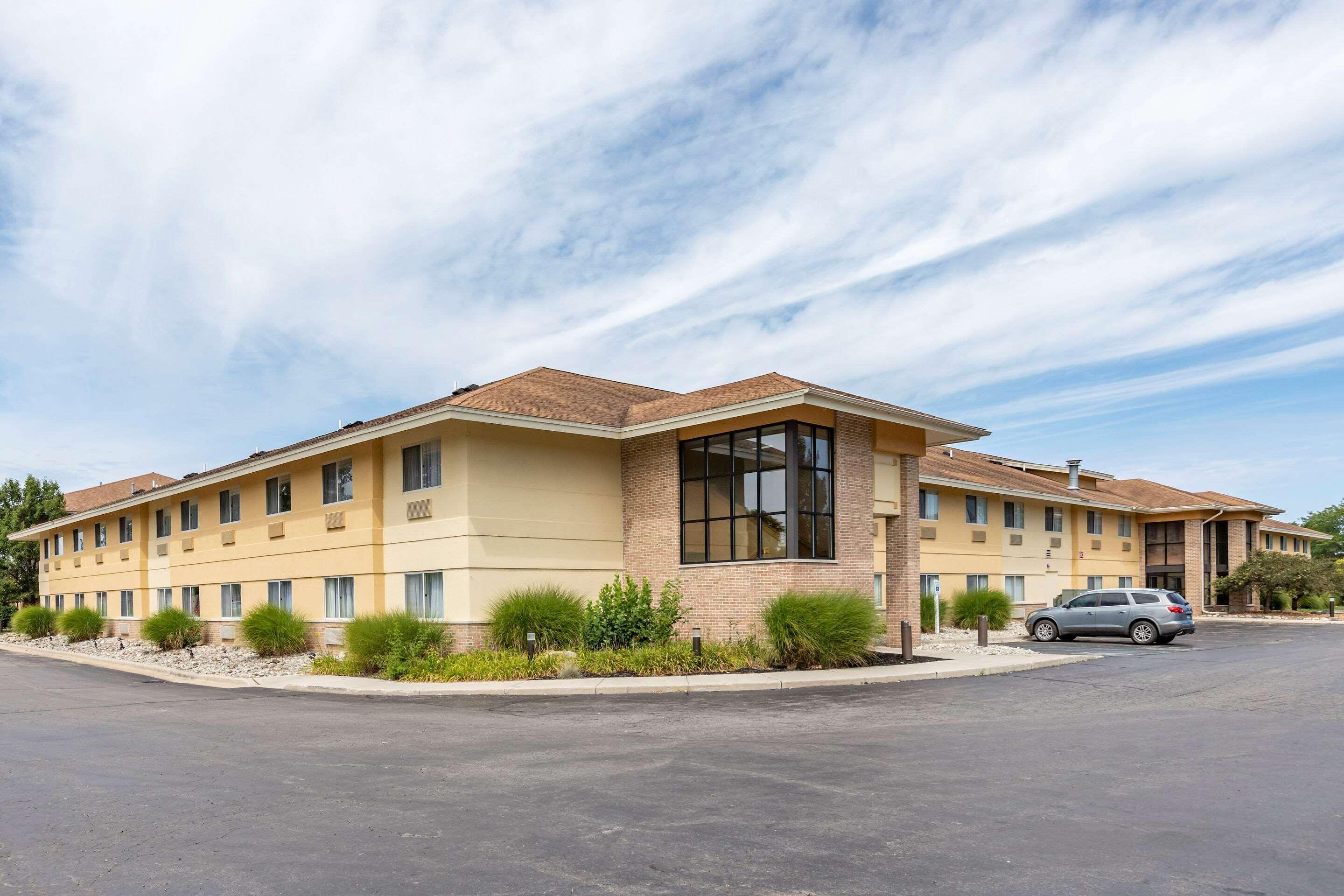 Comfort Inn Okemos - East Lansing Bagian luar foto