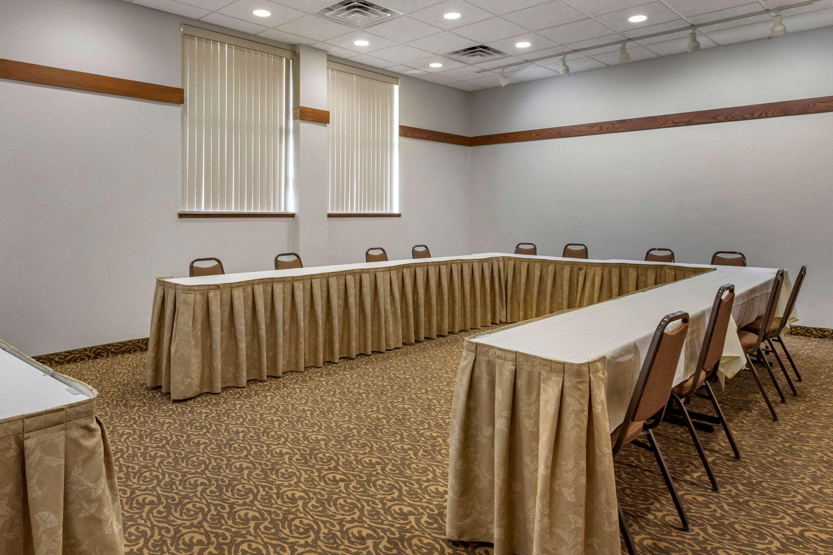 Comfort Inn Okemos - East Lansing Bagian luar foto