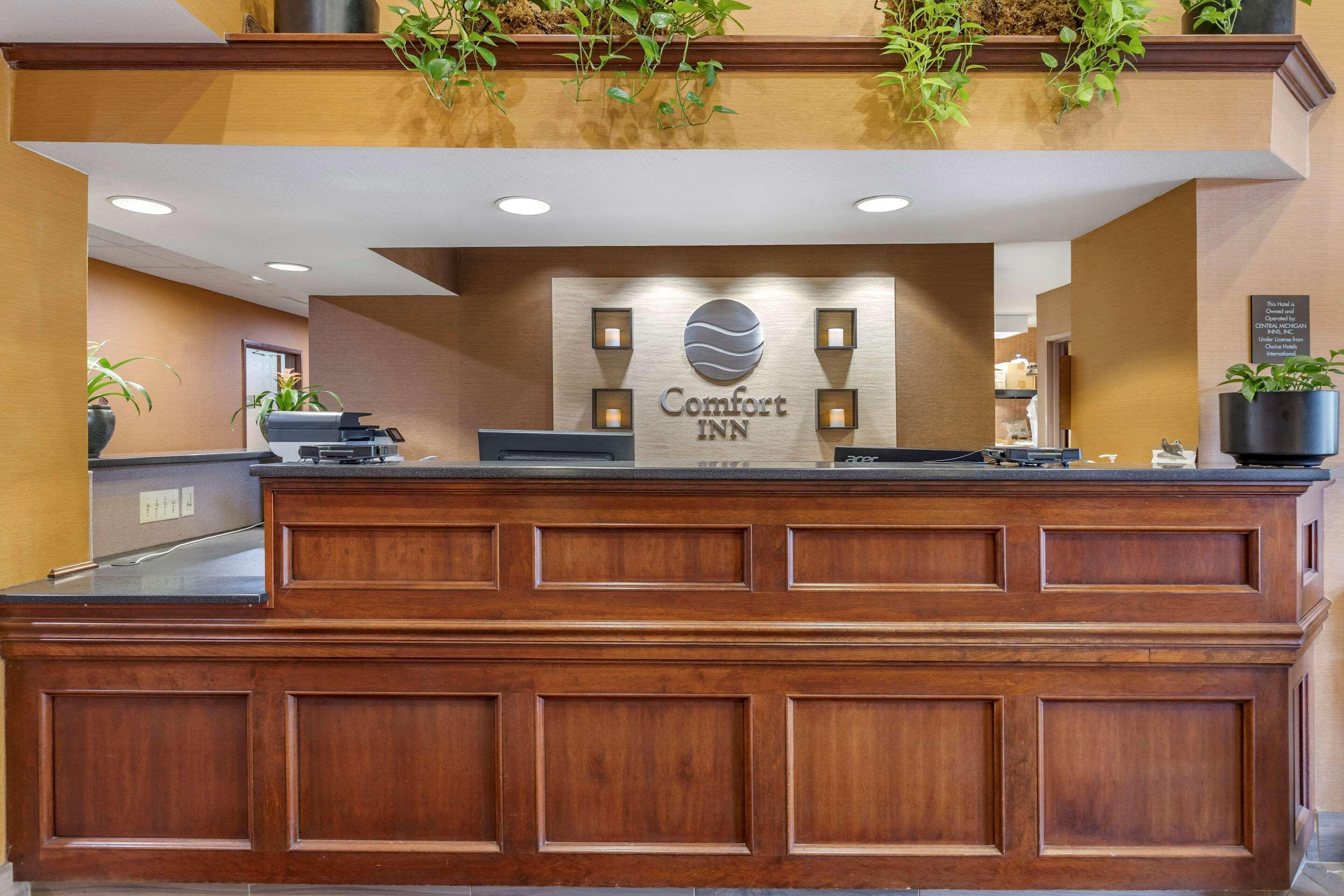 Comfort Inn Okemos - East Lansing Bagian luar foto