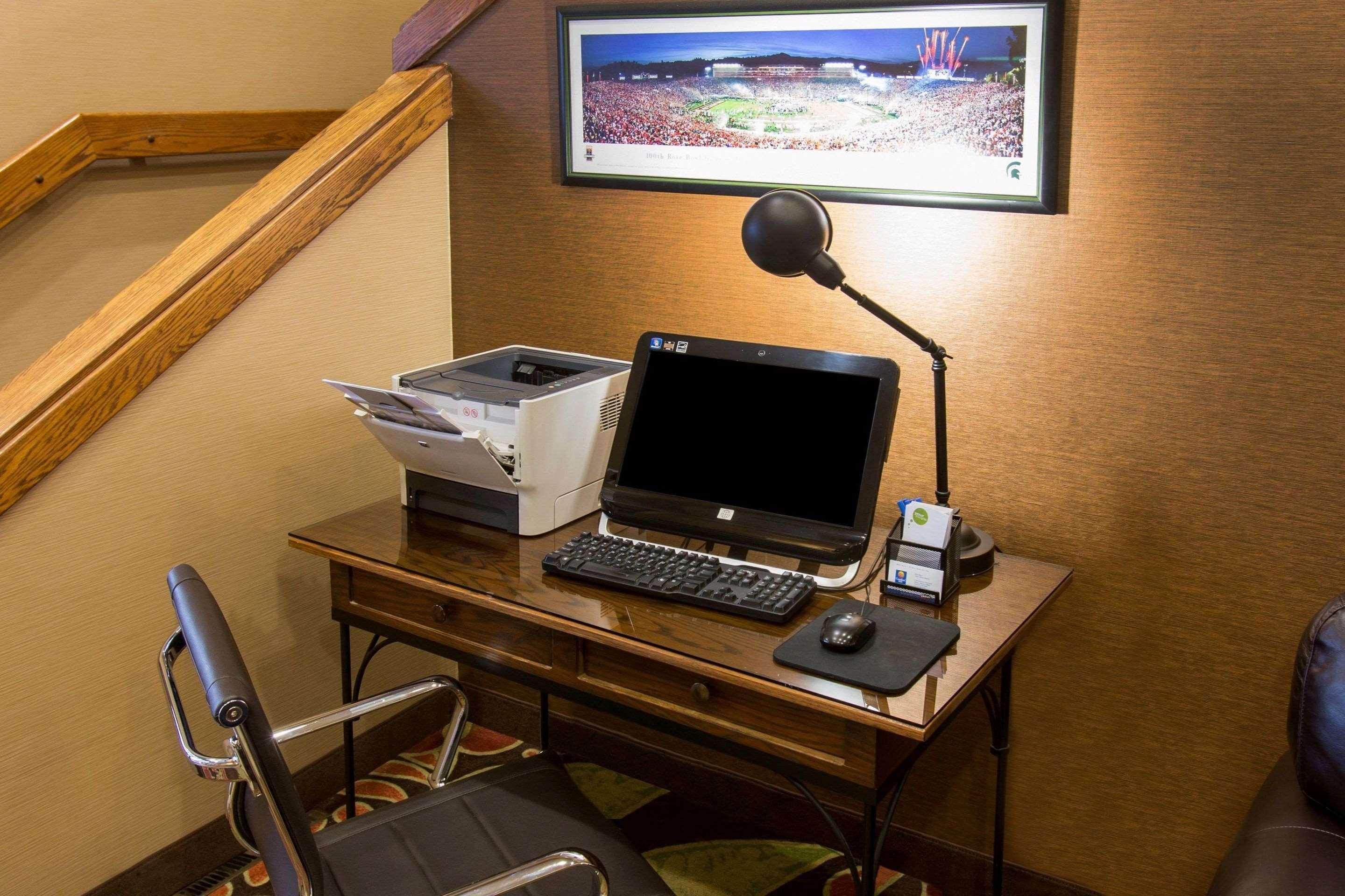 Comfort Inn Okemos - East Lansing Bagian luar foto